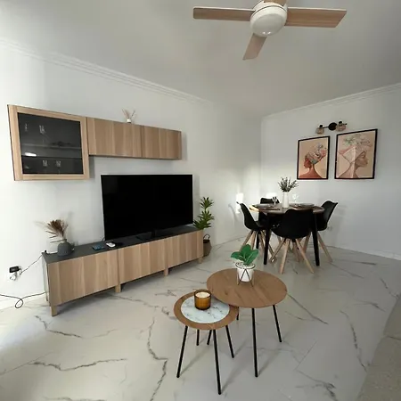 Beautiful And Modern Loft Apartmán